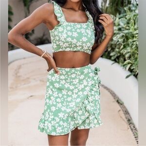 Pink Lily Green Floral Two-Piece Skirt Set with Crop Top M